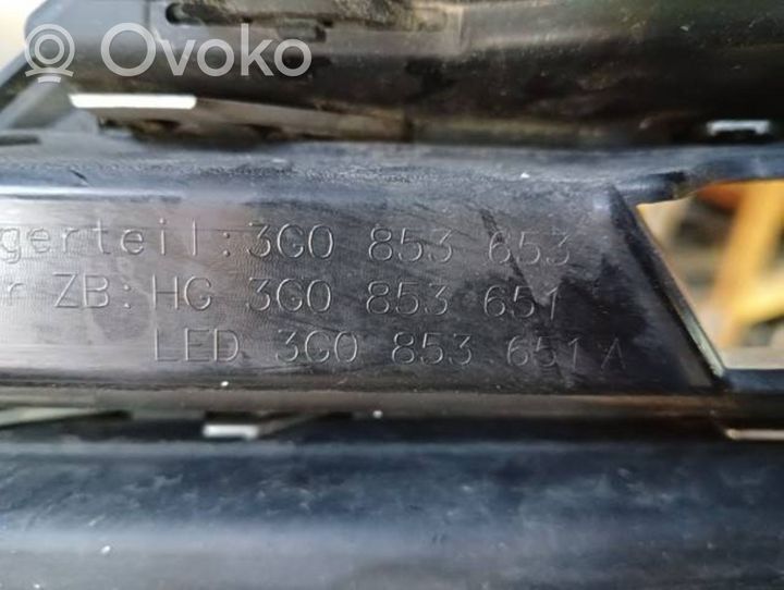 Volkswagen PASSAT B8 Grotelės viršutinės 3G0853651