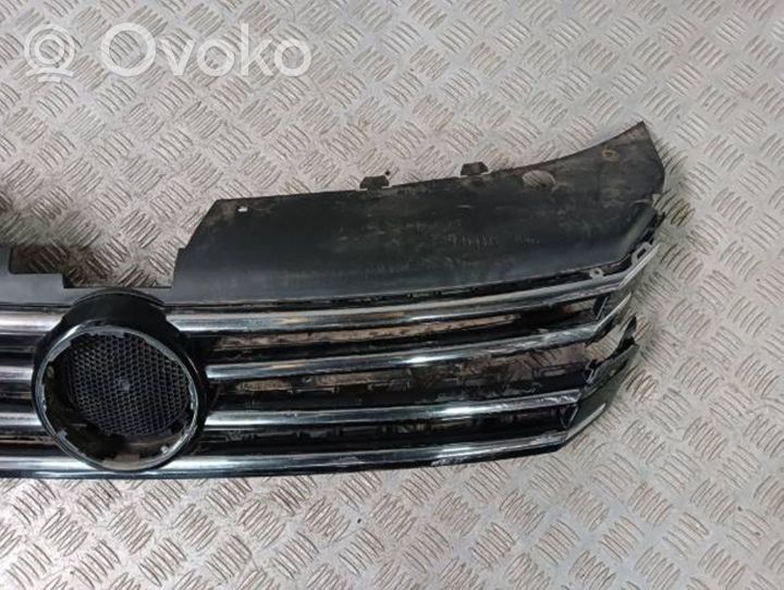 Volkswagen PASSAT B7 Maskownica / Grill / Atrapa górna chłodnicy 3AA853651G