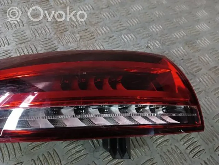 Mercedes-Benz EQC Takaluukun takavalot A2939062101