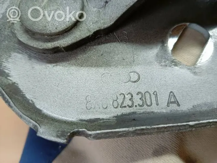 Audi A1 Zawiasy pokrywy / maski silnika 8R0823301A