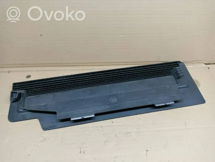 Volkswagen Golf VII Rivestimento laterale del portellone posteriore/bagagliaio 5G9867464