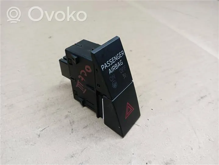 Skoda Octavia Mk3 (5E) Przycisk świateł awaryjnych 5E0953507C