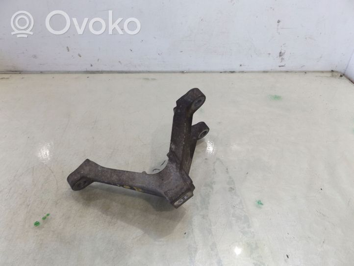 Volvo V50 Gearbox mounting bracket 