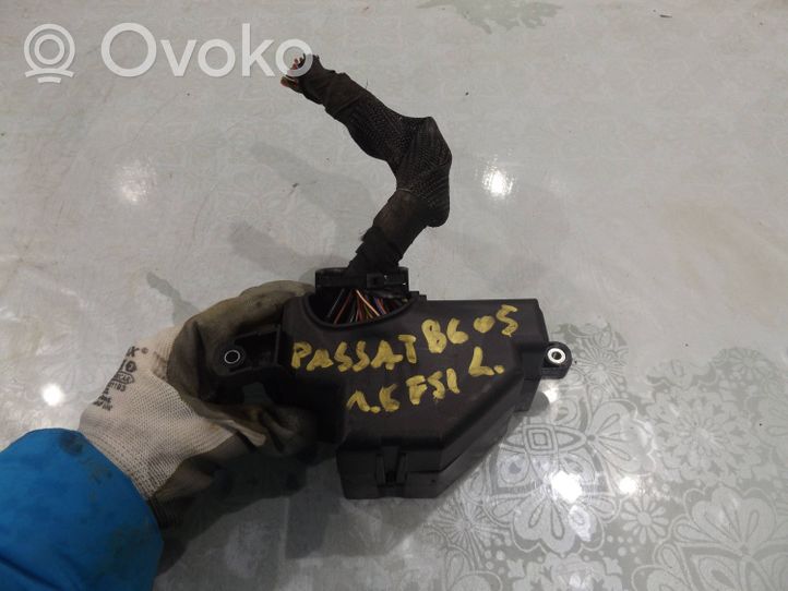 Volkswagen PASSAT B6 Fuse 