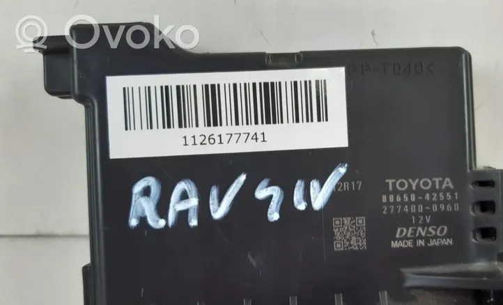 Toyota RAV 4 (XA40) Ilmastoinnin ohjainlaite/moduuli 88650-42551