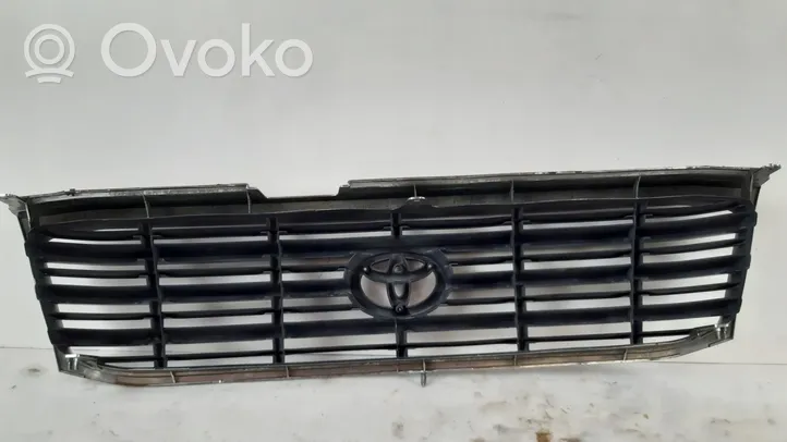 Toyota Land Cruiser (J200) Etupuskurin ylempi jäähdytinsäleikkö 