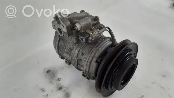 Toyota Land Cruiser (J200) Compressore aria condizionata (A/C) (pompa) 447200-4555