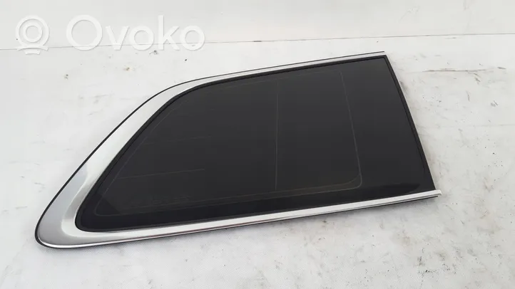 Volvo XC90 Rear side window/glass 