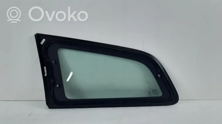 Volvo V60 Szyba karoseryjna tylna 