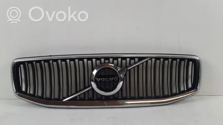 Volvo V60 Grotelės viršutinės 32132214