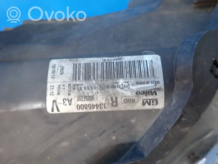 Opel Corsa D Lampa przednia 13446800