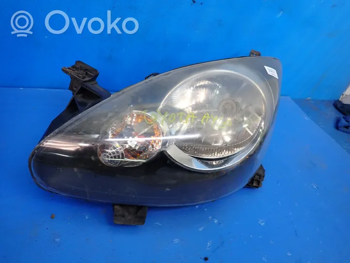 Toyota Aygo AB10 Lampa przednia 81150-0H020