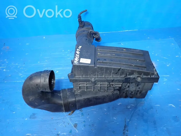 Volkswagen PASSAT B6 Scatola del filtro dell’aria 3C0129601