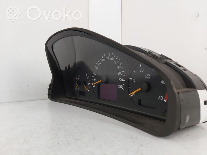 Mercedes-Benz E W210 Compteur de vitesse tableau de bord 88311281