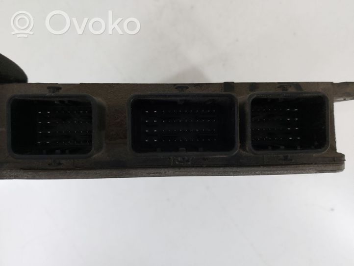 Renault Clio II Komputer / Sterownik ECU silnika 8200331477