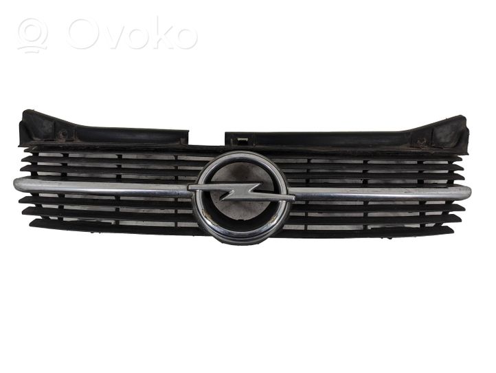 Opel Vectra B Griglia superiore del radiatore paraurti anteriore 90491397