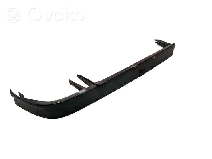 Volvo 440 Modanatura separatore del paraurti anteriore 71142