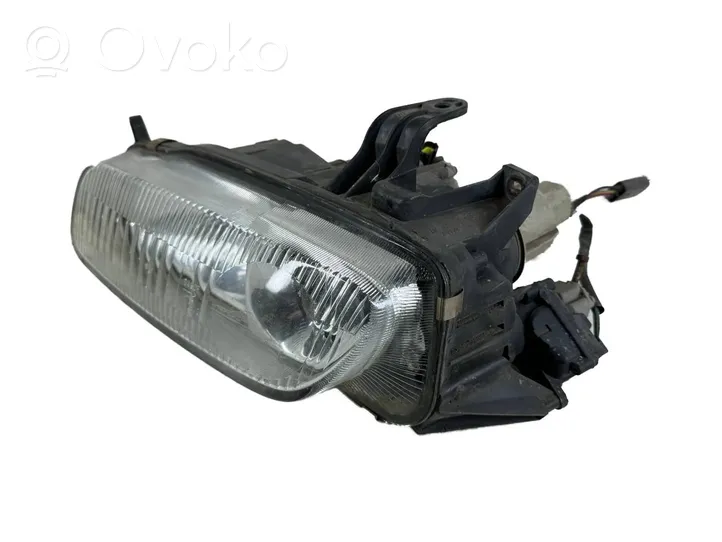 Mazda 323 F Faro/fanale 11061708