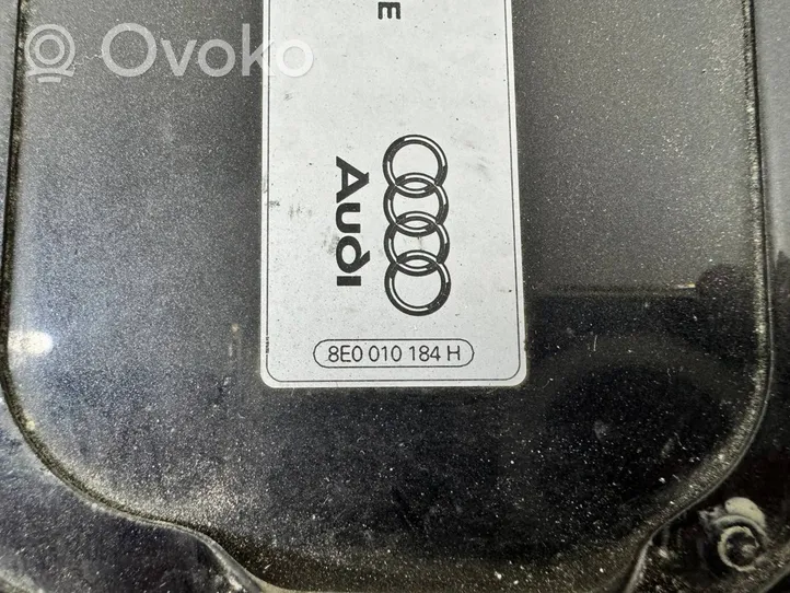 Audi A4 S4 B6 8E 8H Bouchon, volet de trappe de réservoir à carburant 8E0010184H