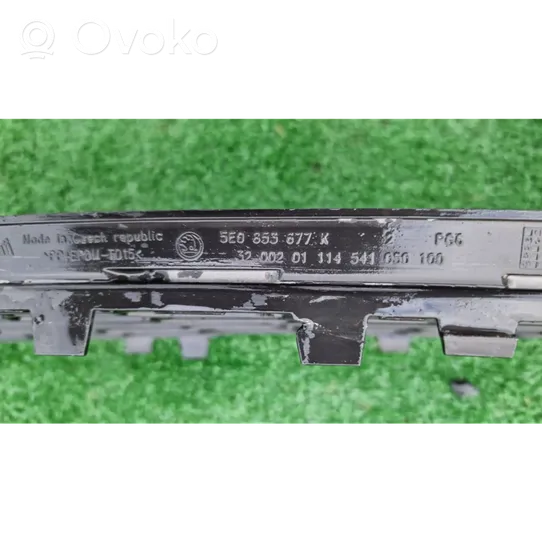 Skoda Octavia Mk3 (5E) Kratka dolna zderzaka przedniego 5E0853677K