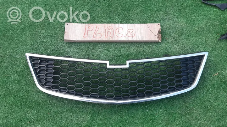 Chevrolet Cruze Grille de calandre avant 96686