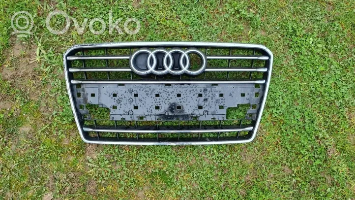 Audi A7 S7 4G Grotelės viršutinės 4G8853651D