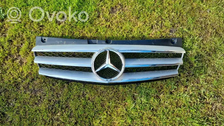 Mercedes-Benz Vito Viano W639 Передняя решётка A6398800083