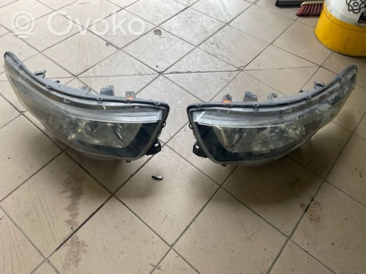 Iveco Daily 6th gen Lampa przednia 5801473745