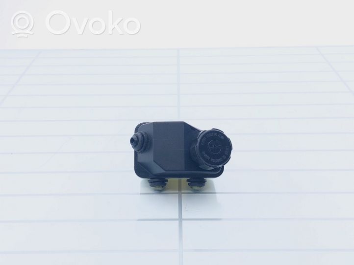 Volvo V50 Brake fluid reservoir 4N5353DC