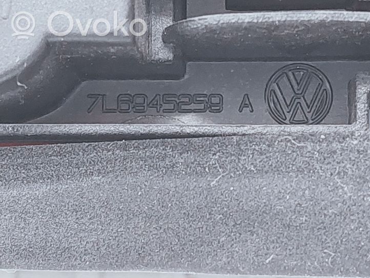 Volkswagen Touareg I Takaluukun takavalot 110903