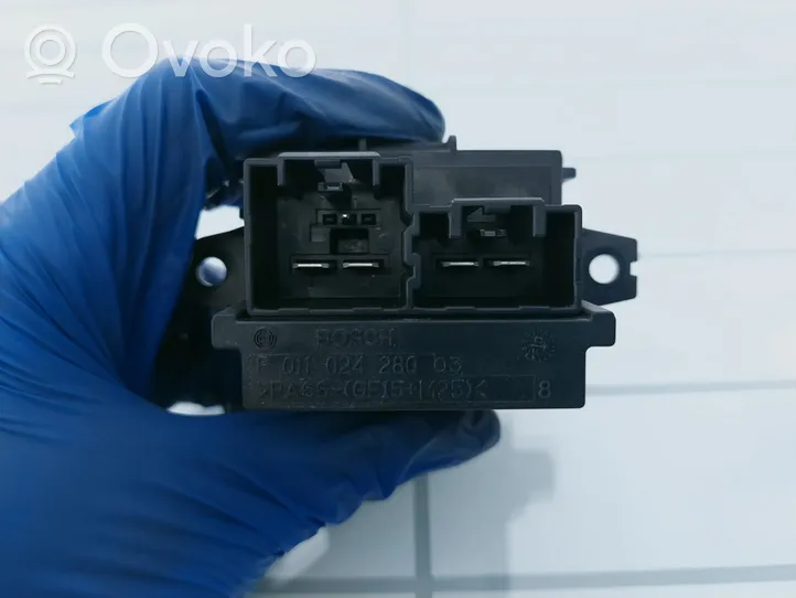 Opel Insignia A Pečiuko ventiliatoriaus reostatas (reustatas) F011500056