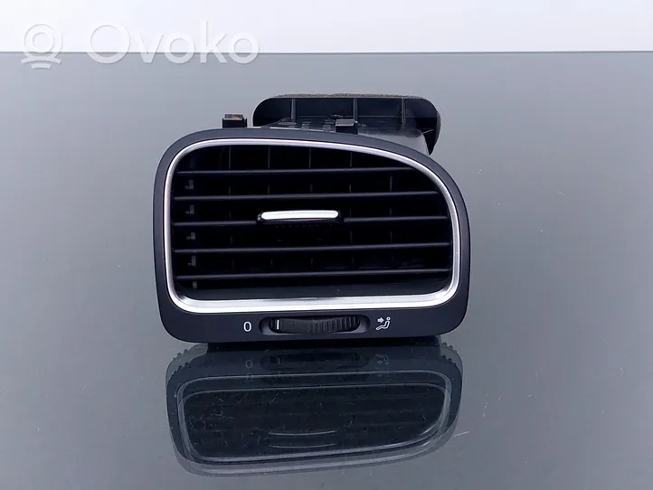 Volkswagen Golf VI Kojelaudan sivutuuletussuuttimen kehys 5K0819704K
