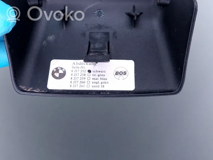 BMW 5 E39 Обшивка переднего вещевого отделения (бардачка) 40100046504