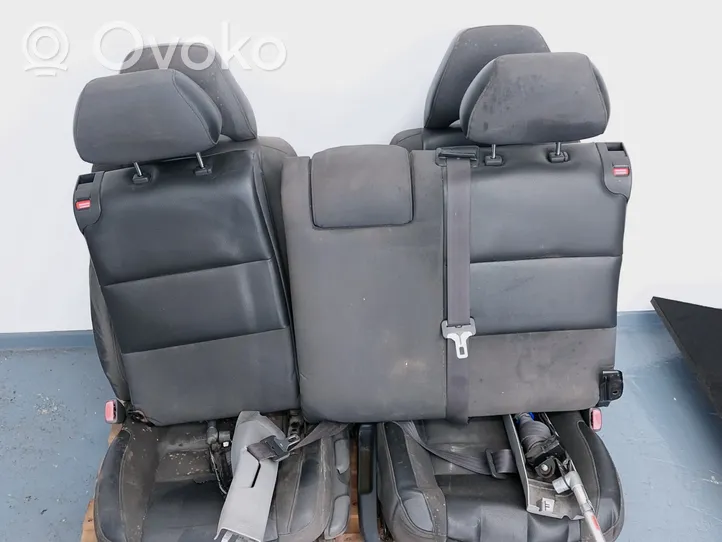 Volvo S40, V40 Conjunto de molduras de la puertas y los asientos 