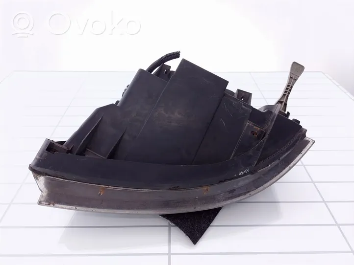 Volkswagen Sharan Lampa przednia 0301182612