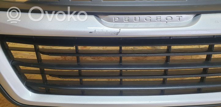 Peugeot Boxer Maskownica / Grill / Atrapa górna chłodnicy 