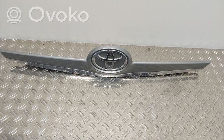 Toyota Verso Takaluukun rekisterikilven valon palkki 768110F090