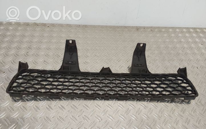 Toyota Corolla Verso AR10 Grotelės apatinės (trijų dalių) 531120F030