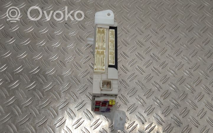 Toyota Prius+ (ZVW40) Sulakemoduuli 8922147500