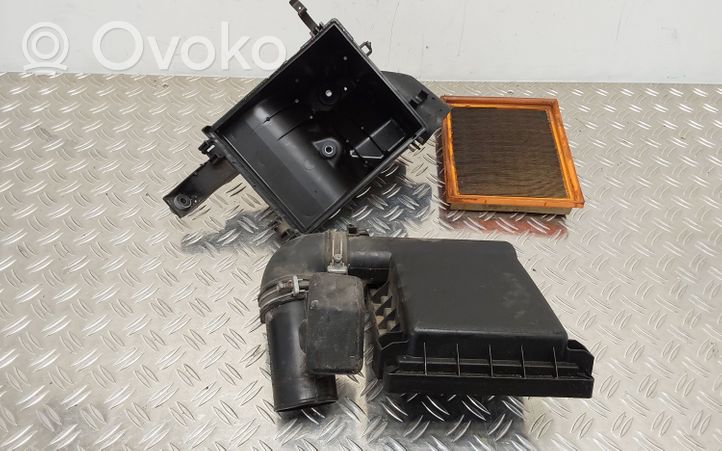 Toyota Prius (XW30) Air filter box 1781237030