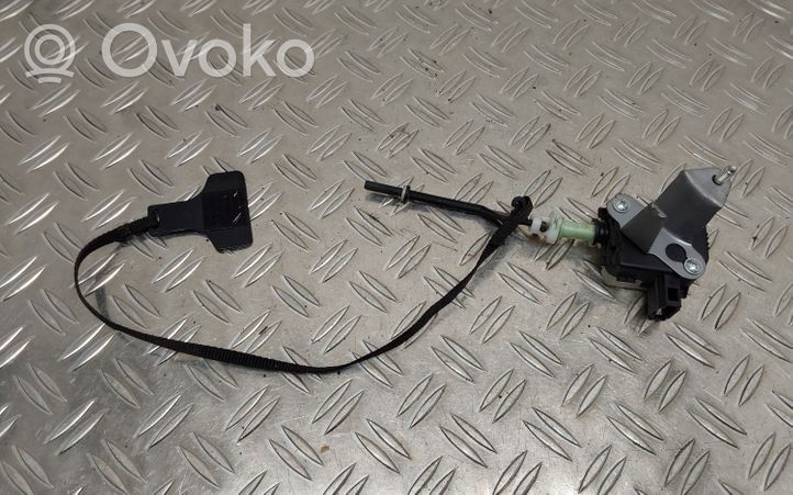 Toyota Avensis T250 Motorino del tappo del serbatoio del carburante 7703005011