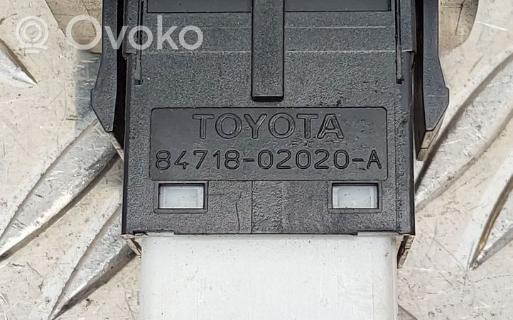 Toyota Auris E180 Przycisk / Włącznik hamulca ręcznego 8471802020