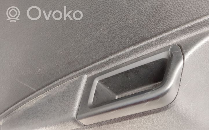 Toyota Yaris Takaoven verhoilu 676130D550