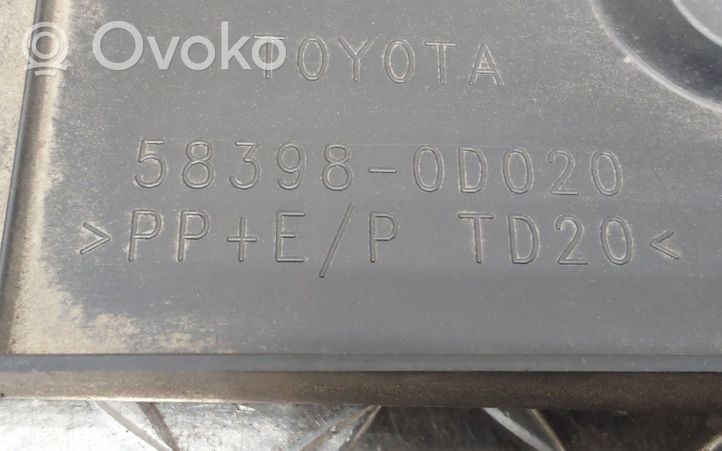 Toyota Yaris Osłona tylna podwozia pod zderzak 583980D020