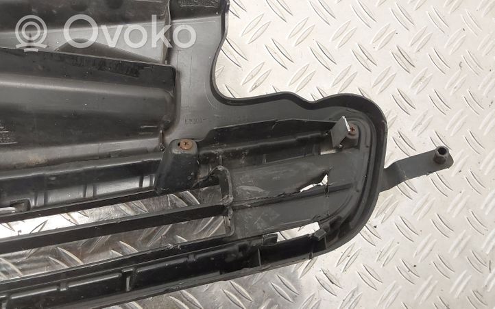 Toyota Verso-S Grille calandre supérieure de pare-chocs avant 5311152670