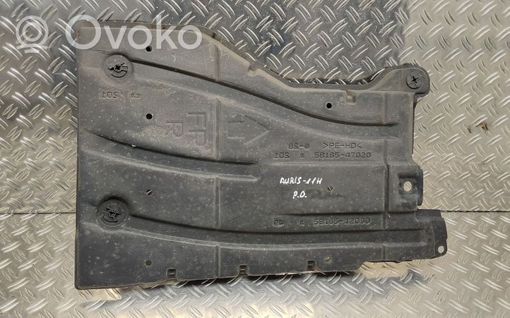 Toyota Auris 150 Osłona boczna podwozia 5816547020