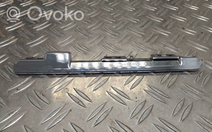 Toyota Avensis T270 Kojelaudan hansikaslokeron lista 5547405110