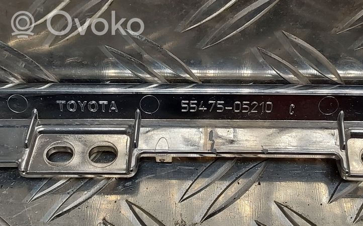 Toyota Avensis T270 Kojelaudan hansikaslokeron lista 5547505210