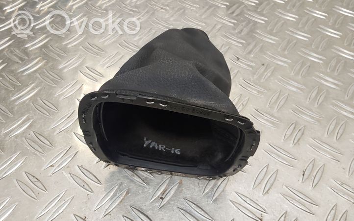Toyota Yaris Drążek / Pokrętło zmiany biegów 588420D140