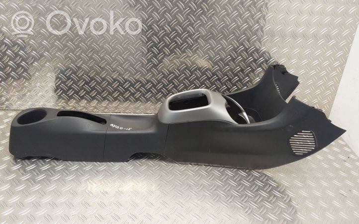 Toyota Aygo AB40 Keskikonsoli 589100H010